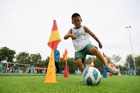 世体：巴萨希望签下巴列卡诺右后卫，队内许多球员都很欣赏他